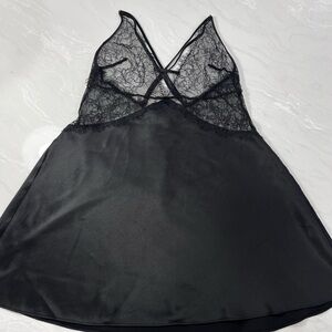 Victoria's Secret Black Lace Chemise Women’s M Nightgown Beauty Lingerie Chic